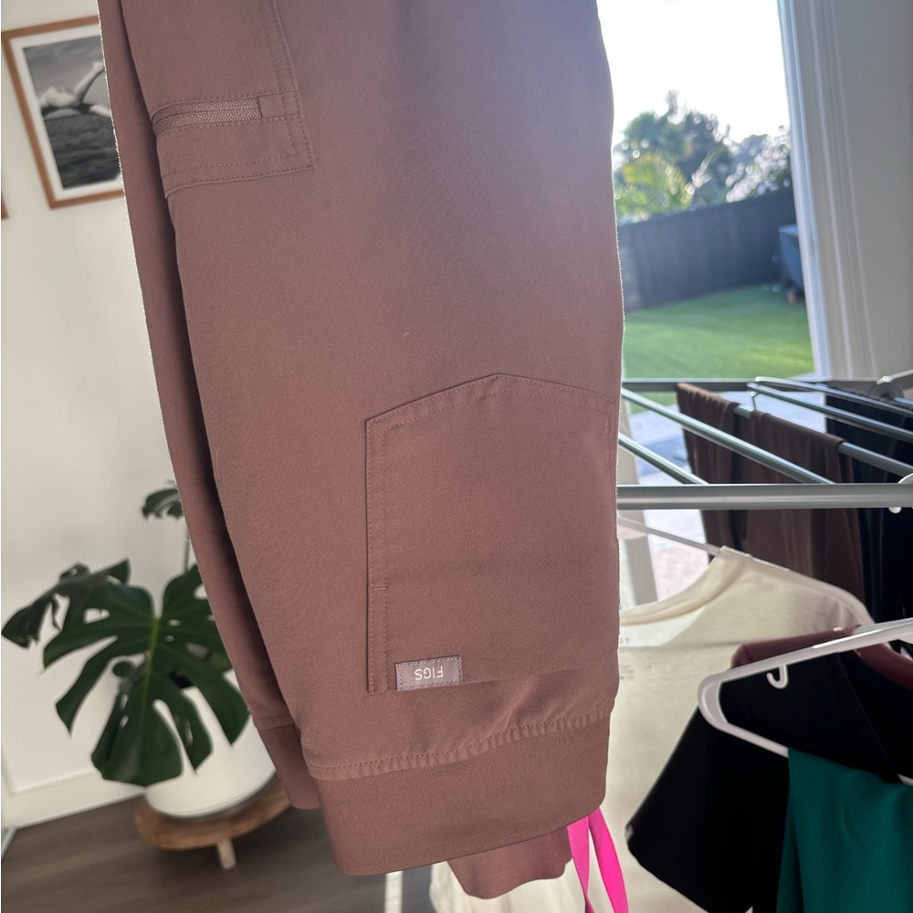 Figs Smokey taupe Zamora joggers